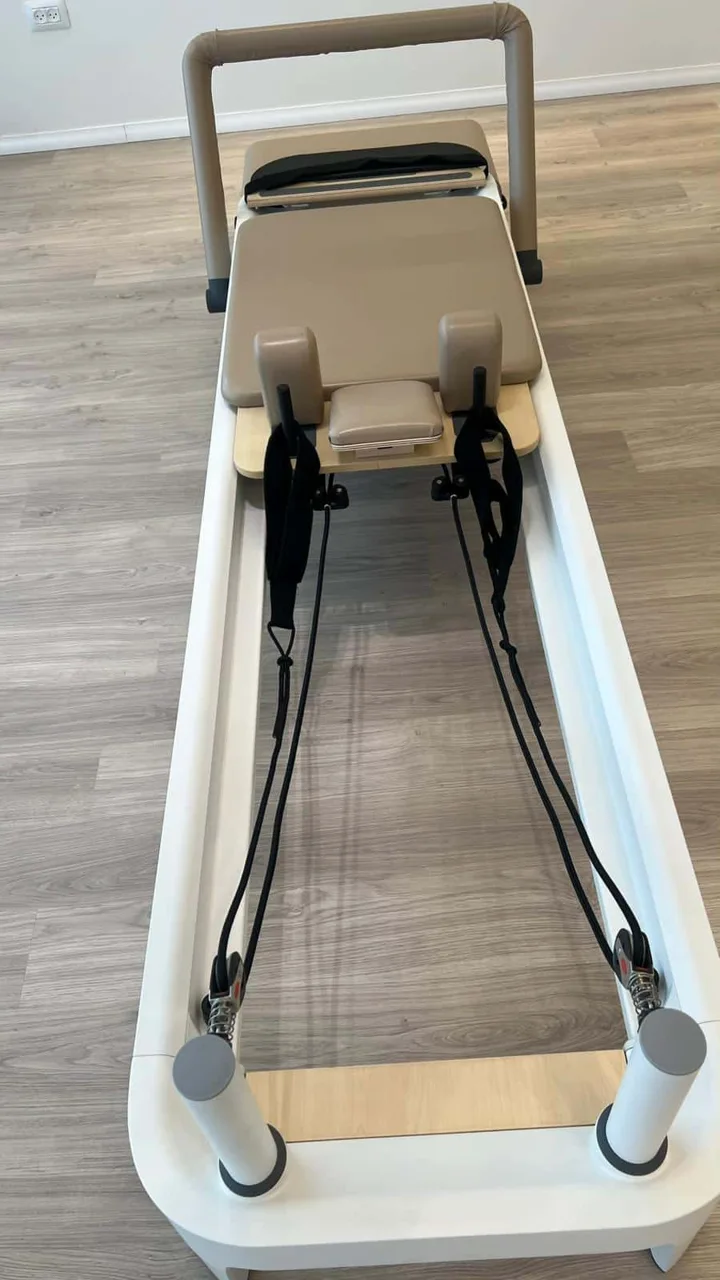 Grace reformer made of aluminum including tower model LIA26W-L from LIA PILATES — picture 7