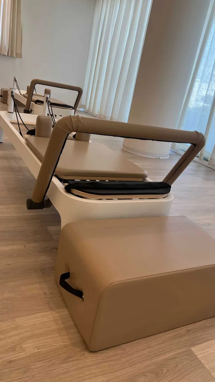 Grace reformer made of aluminum including tower model LIA26W-L from LIA PILATES — picture 18
