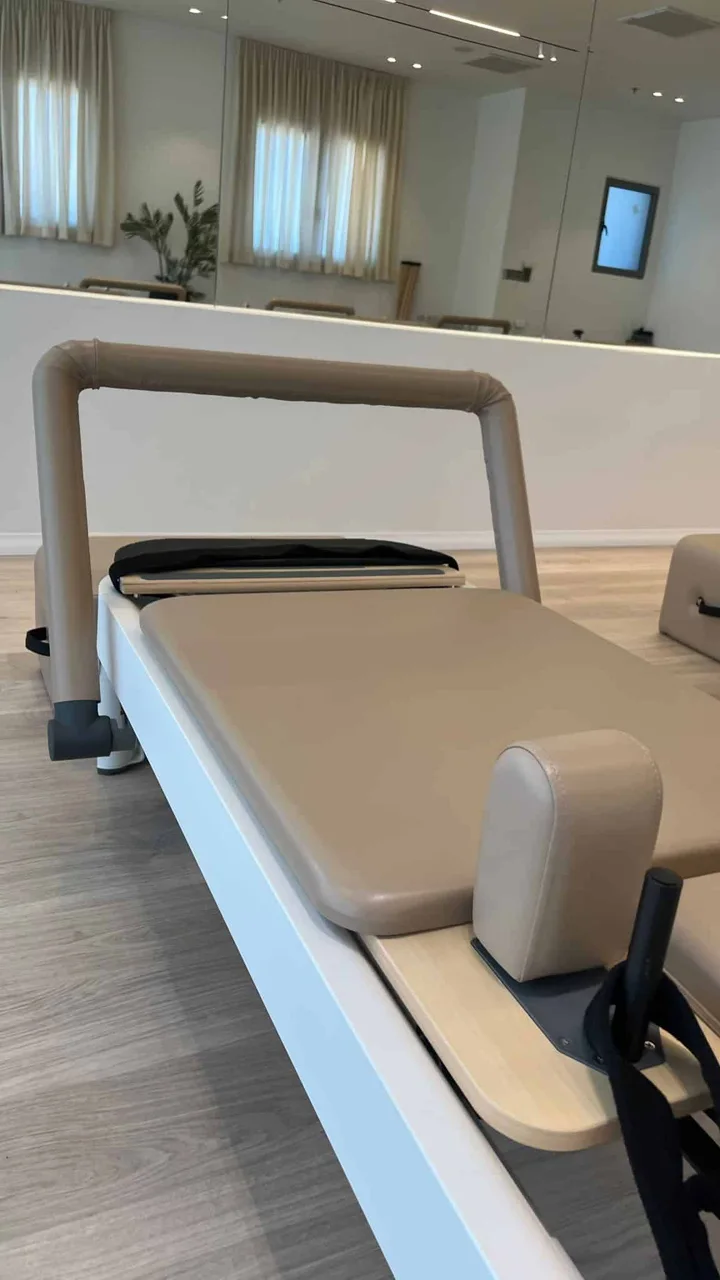 Grace reformer made of aluminum including tower model LIA26W-L from LIA PILATES — picture 8