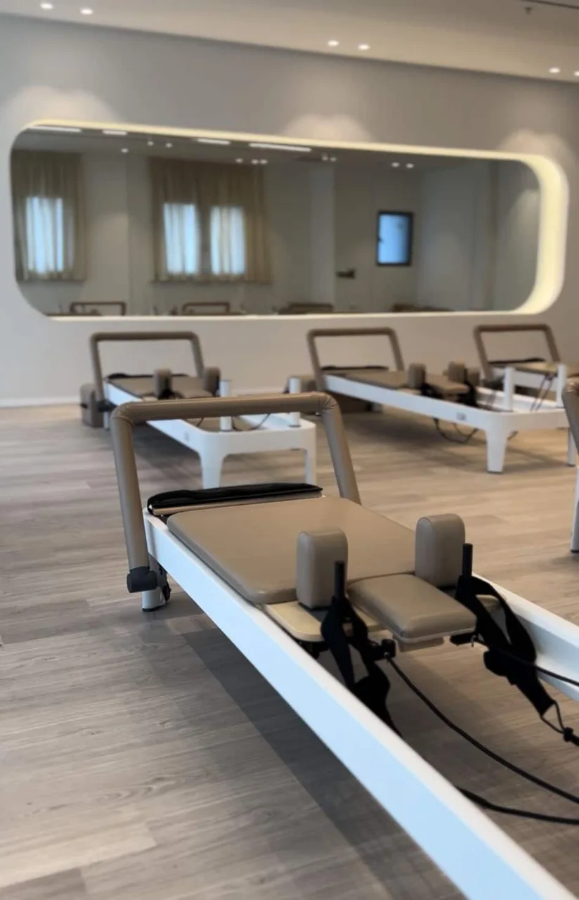 Grace reformer made of aluminum including tower model LIA26W-L from LIA PILATES — picture 5