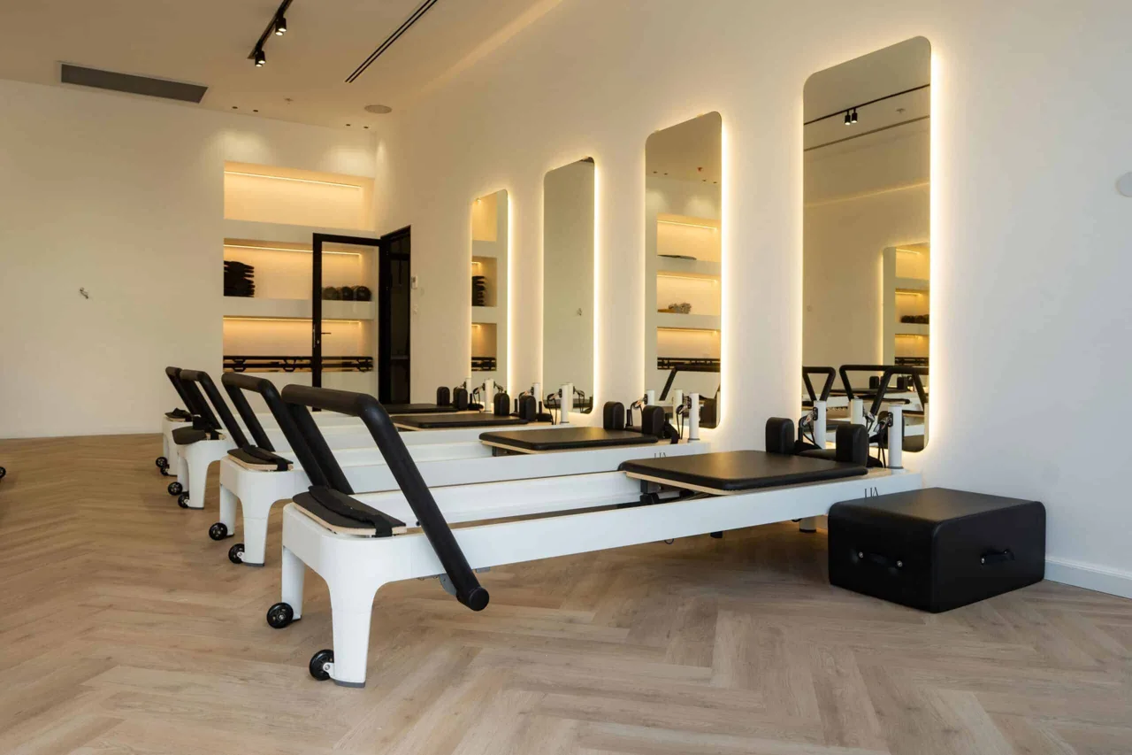 Grace reformer made of aluminum including tower model LIA26W-L from LIA PILATES — picture 12
