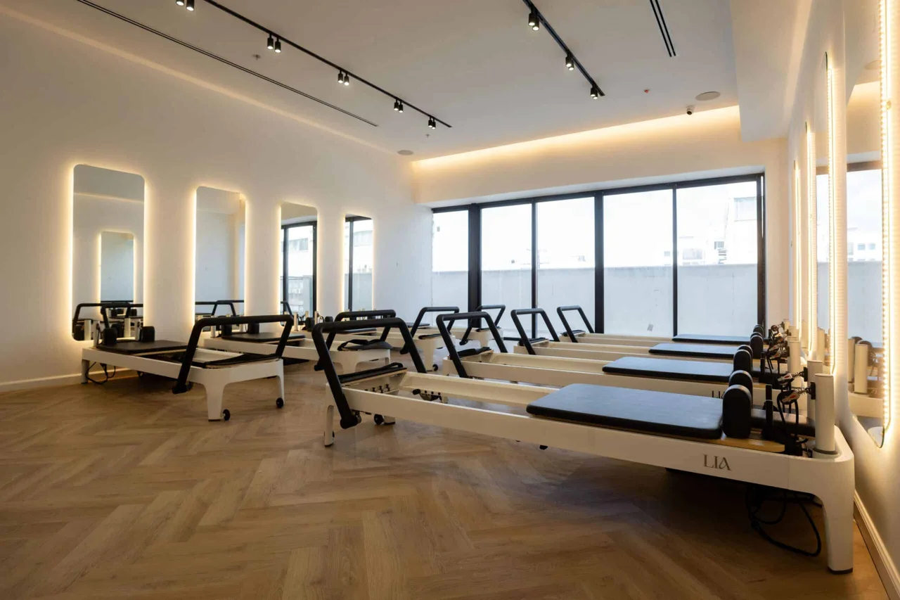 Grace reformer made of aluminum including tower model LIA26W-L from LIA PILATES — picture 24