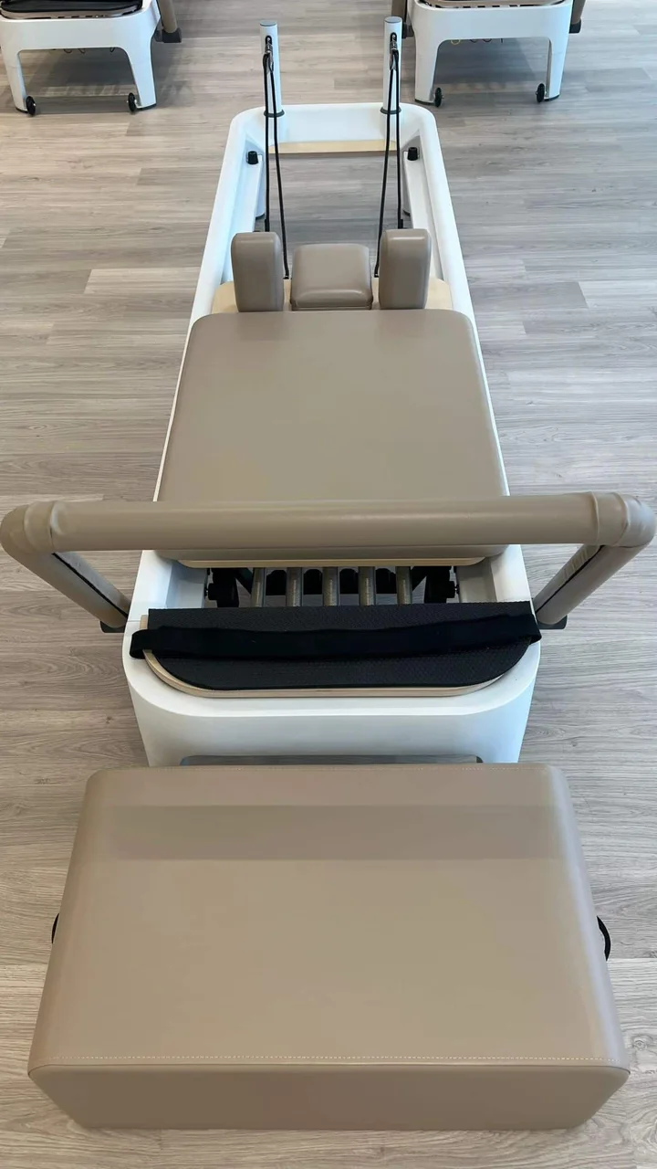 Grace reformer made of aluminum including tower model LIA26W-L from LIA PILATES — picture 17