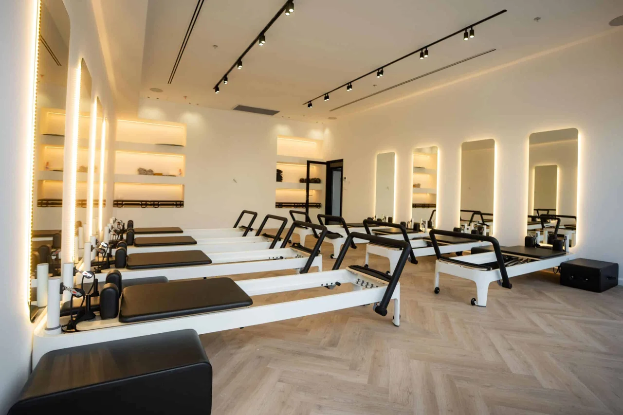 Grace reformer made of aluminum including tower model LIA26W-L from LIA PILATES — picture 14