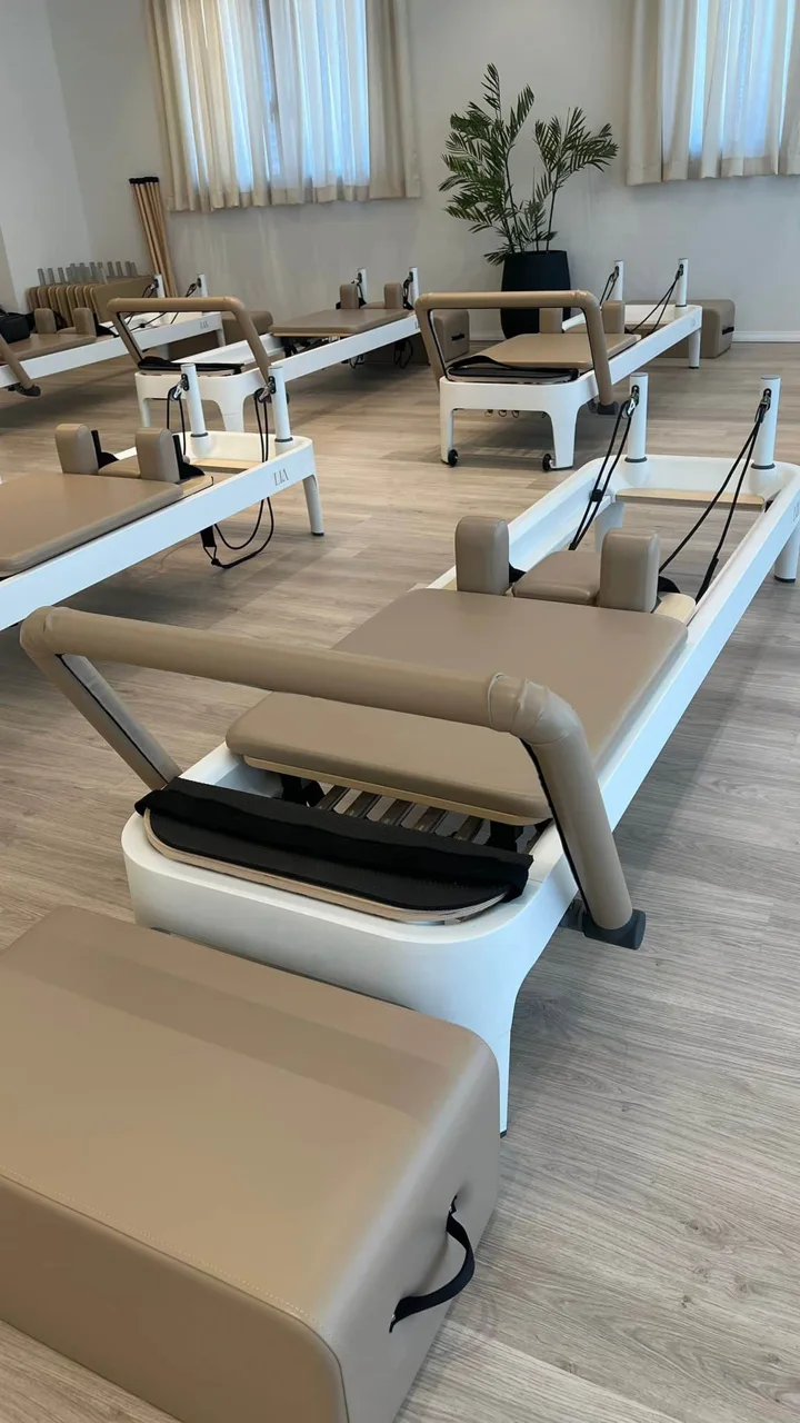 Grace reformer made of aluminum including tower model LIA26W-L from LIA PILATES — picture 19