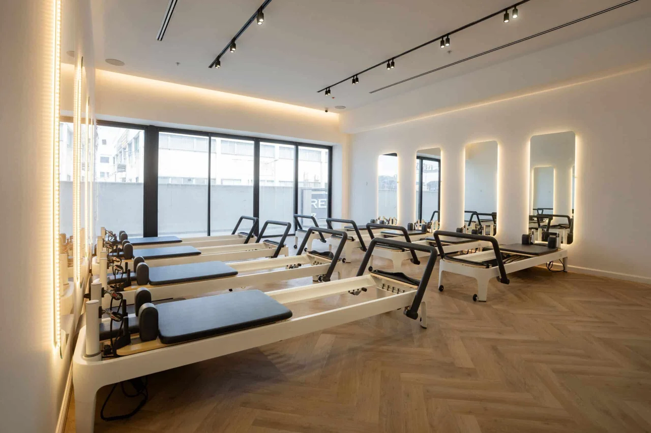 Grace reformer made of aluminum including tower model LIA26W-L from LIA PILATES — picture 23