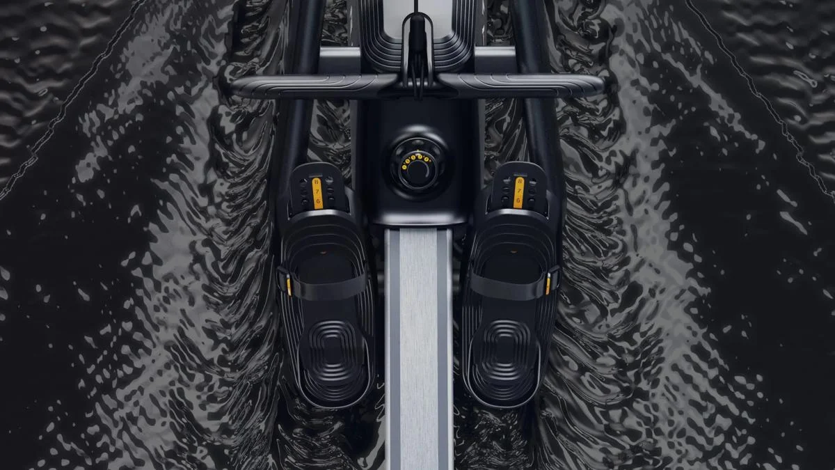 Matrix rowing machine floating on water