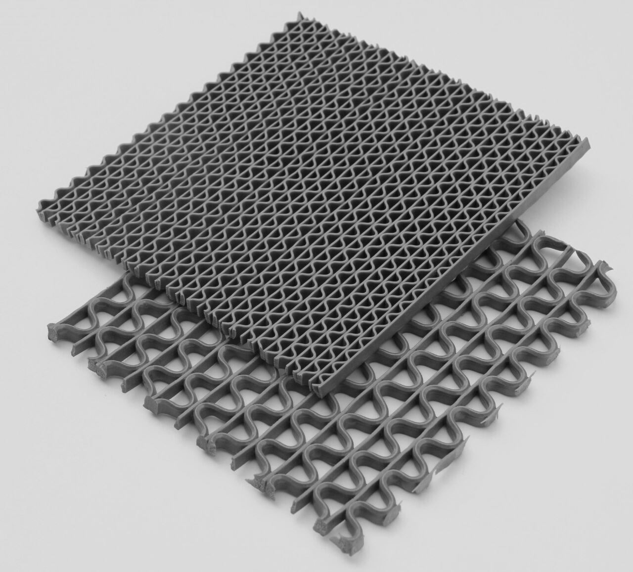 Open tread surfaces open-grid-mats