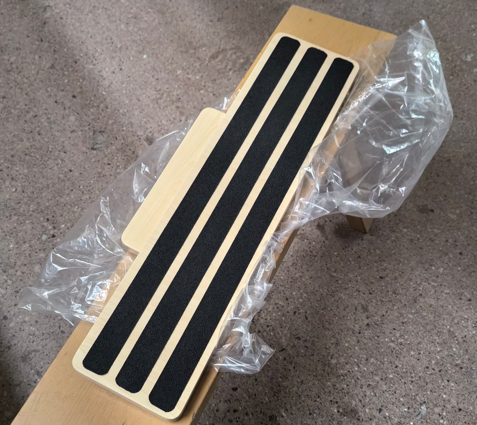 Platform extender for LIA-R-LIA26W LIA-EXTENDER.26W-BLACK